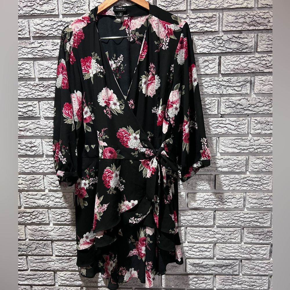 Torrid Hi-lo wrap style long blouse